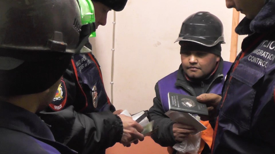 В Петербурге полиция наконец-то обратила внимание на мигрантов из Средней Азии